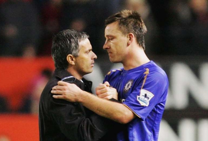 Chuyển nhượng tối 26/12: John Terry trở lại Chelsea, Mourinho có bến đỗ cực lạ?