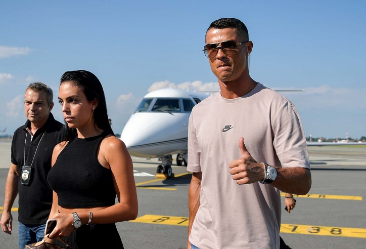 Quyết rời MU, Ronaldo yêu cầu Jorge Mendes chốt bến đỗ không ai ngờ?