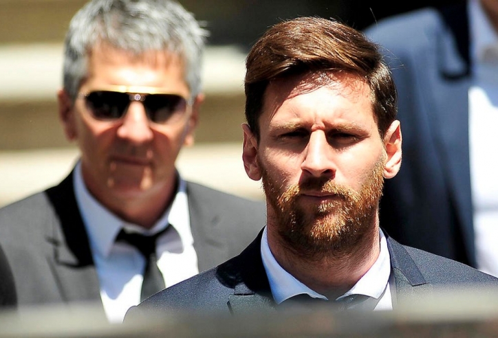 Bố Messi đàm phán giảm lương, đưa con trai rời PSG để gia nhập bến đỗ khó ngờ?