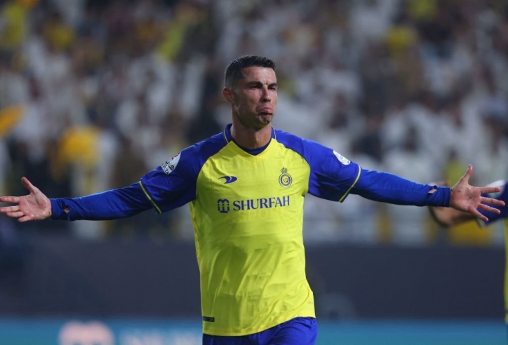 Ronaldo trải lòng về Ả Rập, gửi cảnh báo đến Benzema