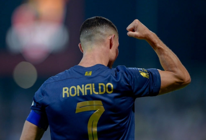 Ronaldo chói sáng, Al Nassr áp sát ngôi đầu Saudi Pro League