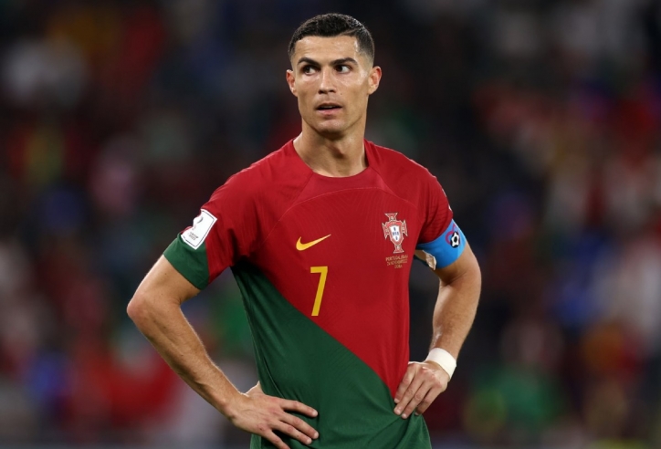 Tuyển Bồ Đào Nha ra quyết định khiến Ronaldo 'tiến thoái lưỡng nan'