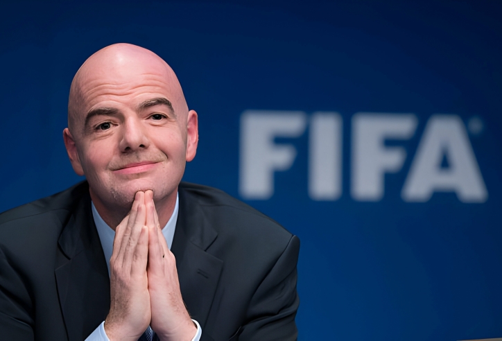 FIFA sẽ ra quyết định phạt CLB Ngoại hạng Anh vì lùm xùm chuyển nhượng