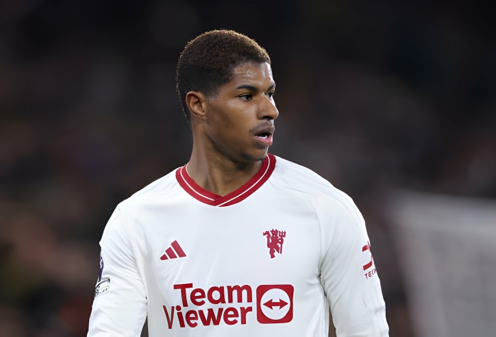 Rashford được fan MU tặng 'quà quý' dù vừa bị lên án dữ dội