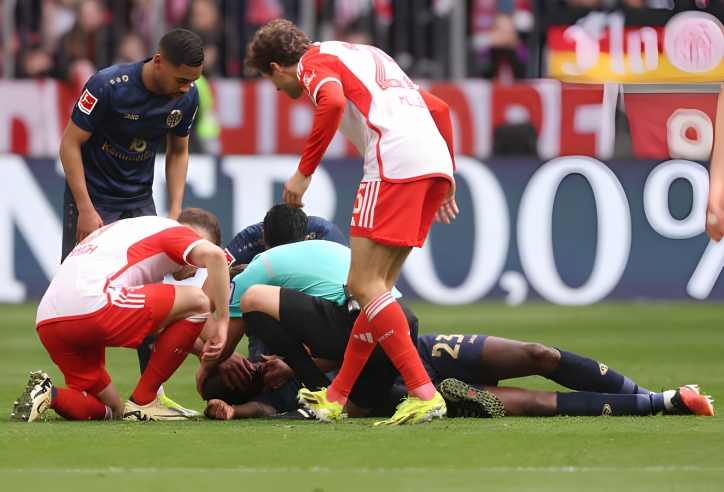 Trọng tài hóa người hùng, cứu mạng ngôi sao ngã gục trên sân