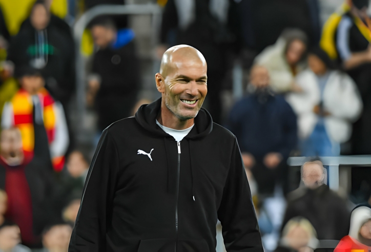 Zinedine Zidane tái xuất, cập bến gã khồng lồ bóng đá châu Âu?