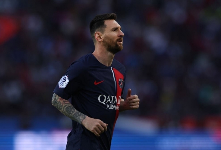 Vẫn bị NHM PSG la ó, Messi có hành động 'đáng chú ý'