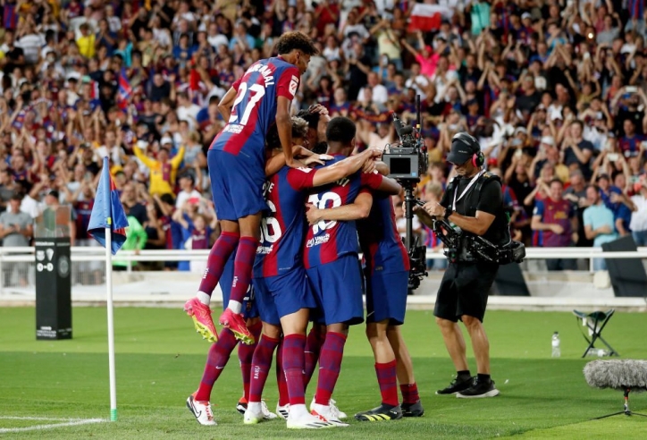 Barcelona thoát hiểm ngoạn mục, giành chiến thắng đầu tiên tại La Liga