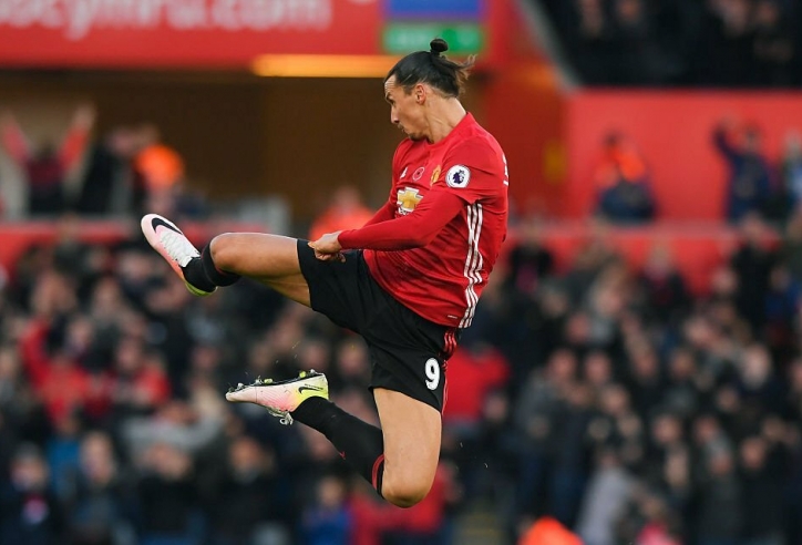 Đi ngược số đông, Ibrahimovic nói thẳng một điều về gia tộc bị fan MU ghét cay đắng