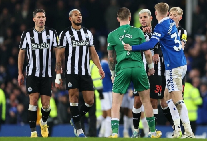 Everton đáp trả án phạt nặng nhất Premier League nhưng không thể thiếu 'đặc sản'