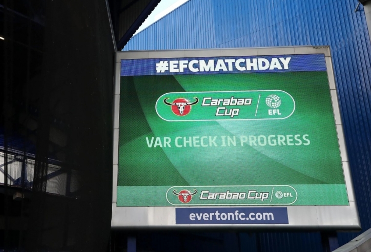 VAR sẽ không được áp dụng tại bán kết Carabao Cup vì lý do công bằng