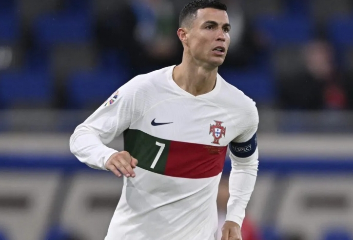 Đồng đội tiết lộ đặc ân có 1-0-2 của Ronaldo với 'Gã khổng lồ' nước Mỹ