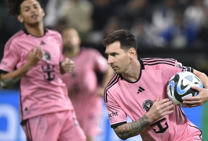 Phản ứng của Messi khi thấy đối thủ 'cosplay' Ronaldo