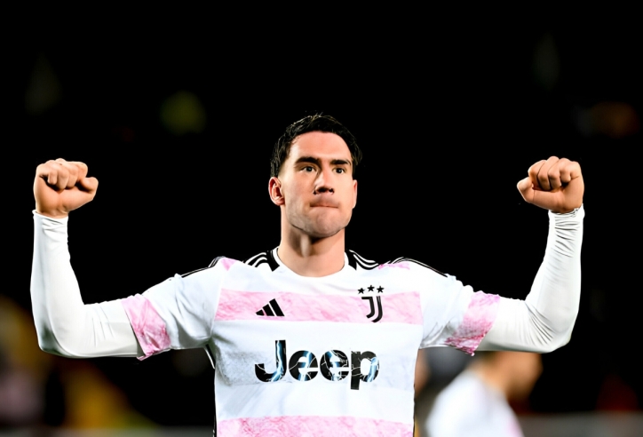 Vlahovic tỏa sáng, Juventus chiến thắng nhẹ nhàng vươn lên ngôi đầu Serie A