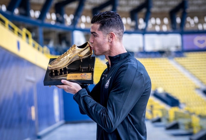 Al Nassr chúc mừng Ronaldo đoạt chiếc giày vàng lịch sử