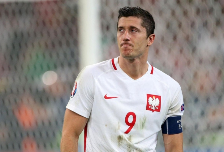 Chính thức: Lewandowski bị rách cơ đùi trước thềm Euro 2024