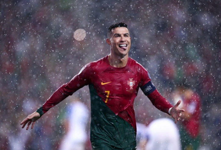 Ronaldo rực sáng, Bồ Đào Nha chính thức có vé dự VCK Euro 2024