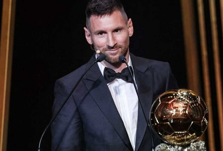 Giành Quả bóng Vàng thứ 8, Messi được vinh danh theo cách độc nhất vô nhị
