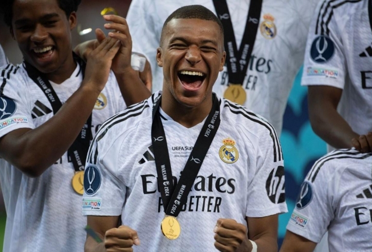 Mbappe thể hiện phong thái đàn anh tại Real Madrid, đập tan dự đoán của Chủ tịch Barca