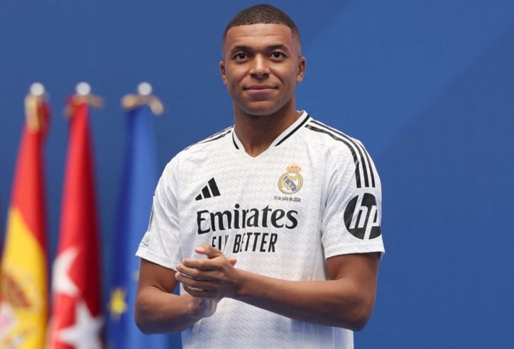 Kylian Mbappe giành giải thưởng đầu tiên của Real Madrid