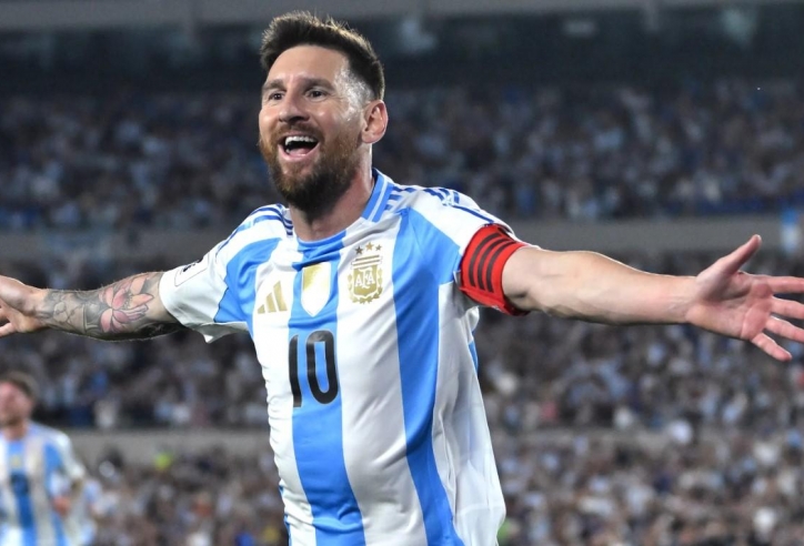 Messi rực sáng, áp sát kỷ lục ghi bàn của Ronaldo