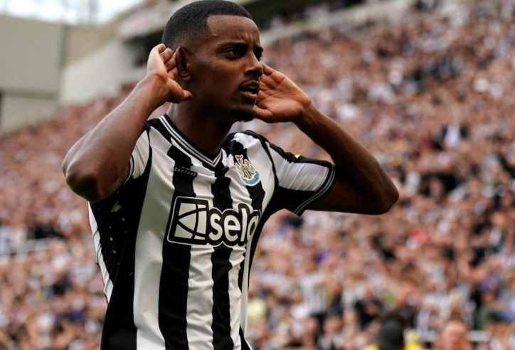 Newcastle hét giá Alexander Isak trên trời