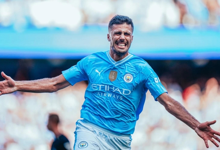 Rodri bất ngờ trở lại đội hình Man City