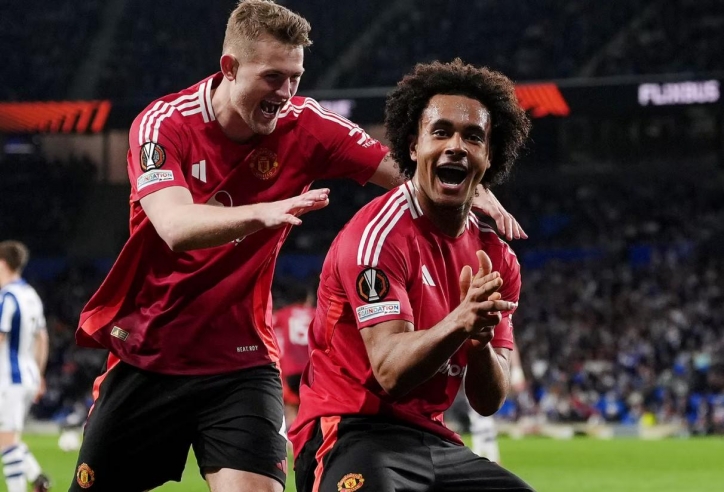 Zirkzee tái sinh tại Manchester United