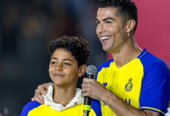 Cristiano Ronaldo Jr gây sốc khi có thể khoác áo 6 đội tuyển quốc gia