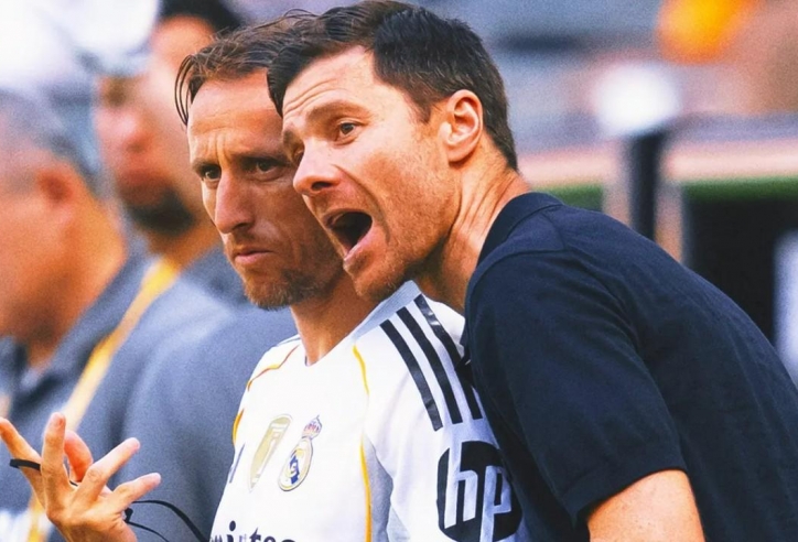 Real Madrid tính chiêu mộ 'máy điều phối bóng' để thay Modric