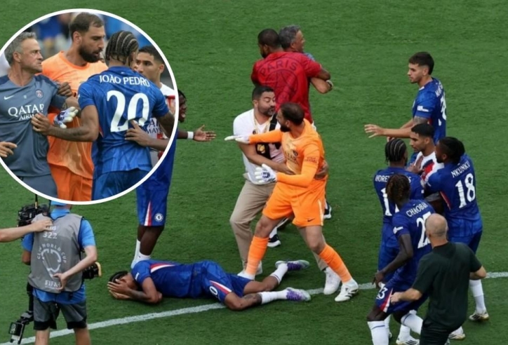Enrique nổi điên, bóp cổ sao Chelsea sau trận thua bẽ bàng
