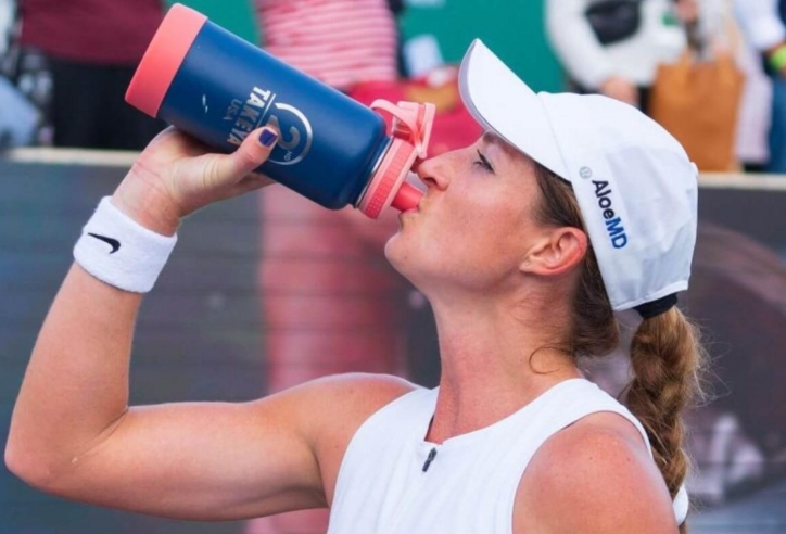 Cảnh báo nguy cơ đột quỵ khi chơi pickleball trong sân máy lạnh