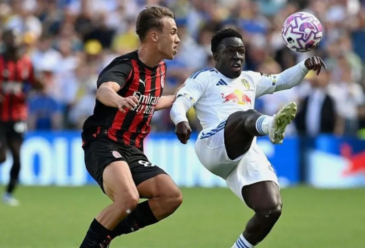 Leeds chia điểm AC Milan trong trận tổng duyệt trước mùa giải
