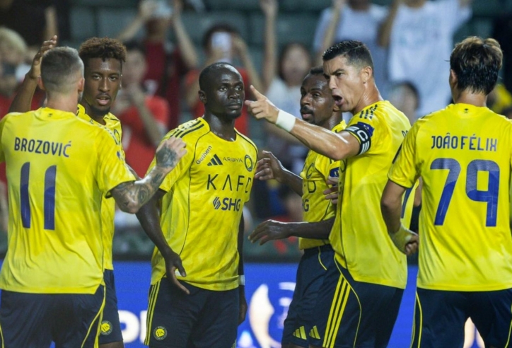 Ronaldo kiến tạo, Al Nassr thắng tiến chung kết trong thế 10 người