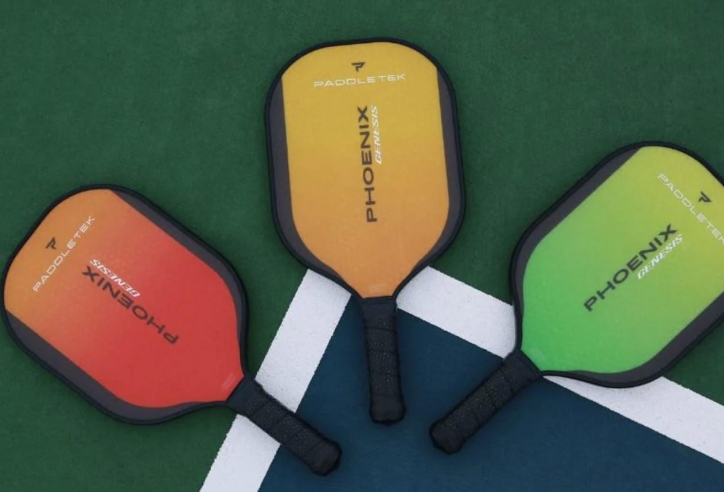 Vợt sợi carbon và vợt gỗ: Vợt nào sẽ giúp bạn chiến thắng trên sân pickleball?