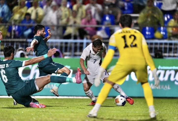 Thẻ đỏ, ẩu đả và nước mắt: Trận chung kết kinh hoàng của Thái Lan và Iraq