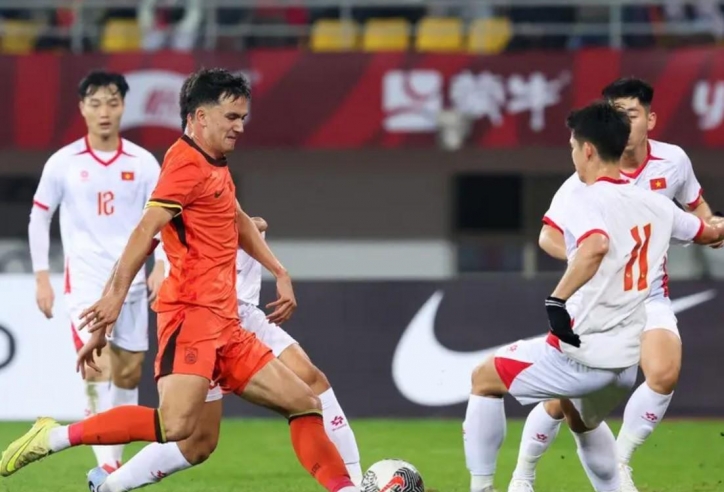 Truyền thông Trung Quốc: 'Được trọng tài thiên vị mà vẫn thua U22 Việt Nam'