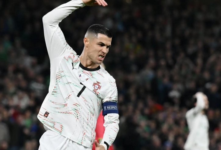 Tranh cãi thẻ đỏ của Cristiano Ronaldo