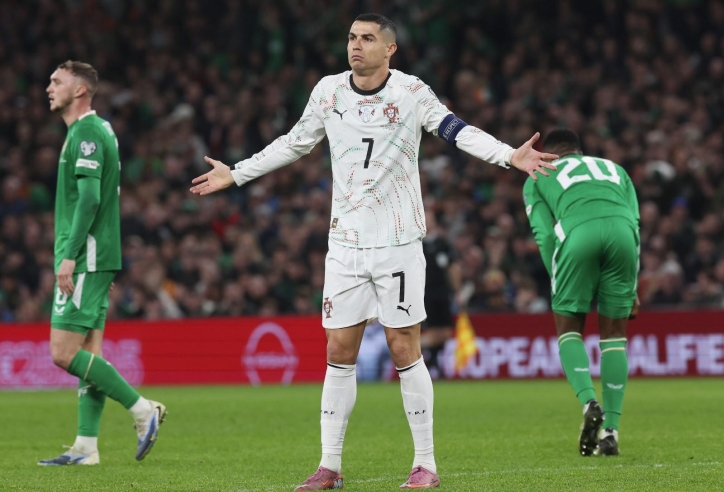 Ronaldo thẻ đỏ, Ireland trừng phạt Bồ Đào Nha bằng chiến thắng không tưởng