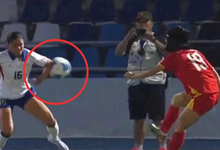 Tuyển Việt Nam bị trọng tài 'cướp trắng' quả penalty mười mươi?