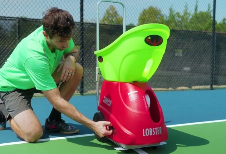 Máy bắn bóng pickleball Lobster Pickle Two: Lên trình thật hay chỉ mua về tập cho vui?