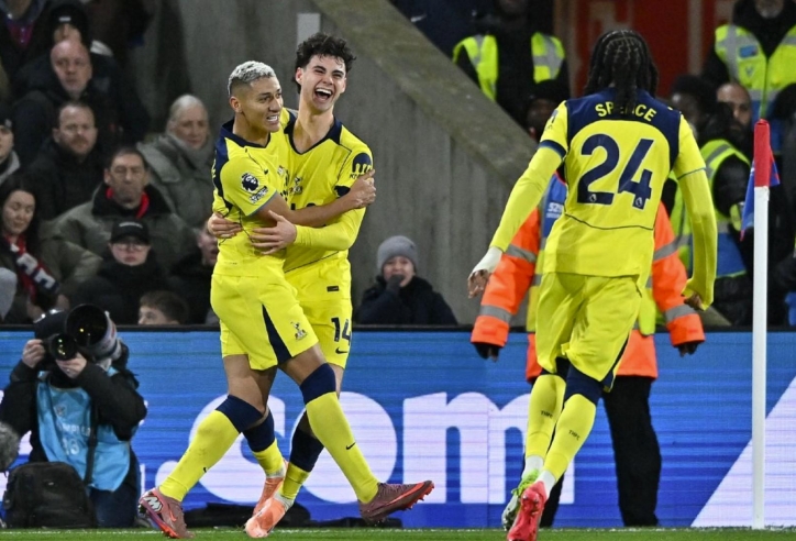 Sao trẻ Archie Gray tỏa sáng, Tottenham thắng nhọc Crystal Palace