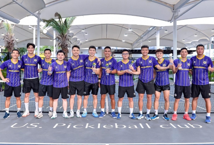 V-League tạm nghỉ, dàn cầu thủ Việt tranh thủ xả hơi cùng pickleball