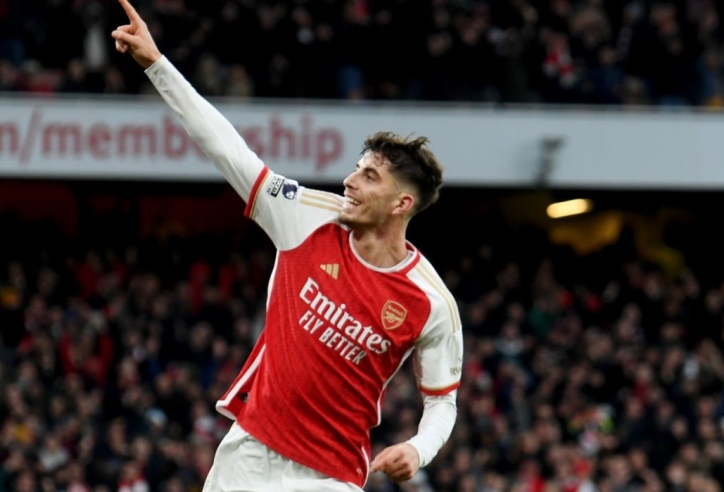 Arsenal chiếm ngôi đầu Premier League sau trận thắng Brighton