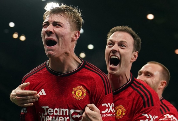 Hojlund lần đầu lên tiếng về cặp cánh 'thảm họa' của Man Utd