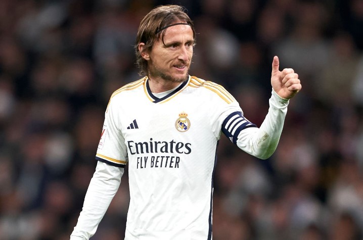 CĐV Real đòi đuổi Modric, Valverde vì bầu cho Messi tại The Best