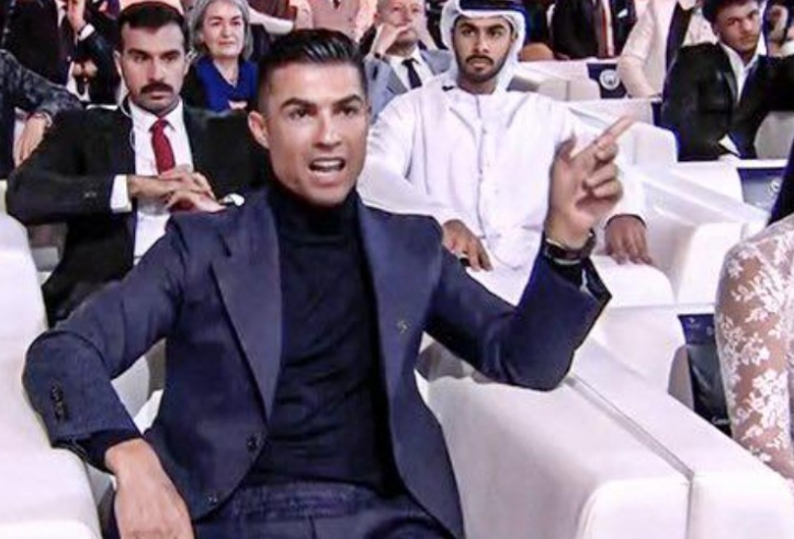 Ronaldo bị chê 'giả tạo' khi Haaland giành Quả bóng vàng Dubai