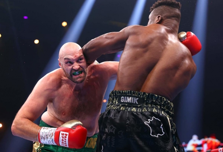 Tyson Fury giận ‘tím mặt’ sau trận so găng kinh điển với Francis Ngannou