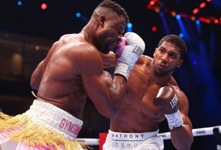 Anthony Joshua hạ đo ván Francis Ngannou chỉ trong 'một nốt nhạc'