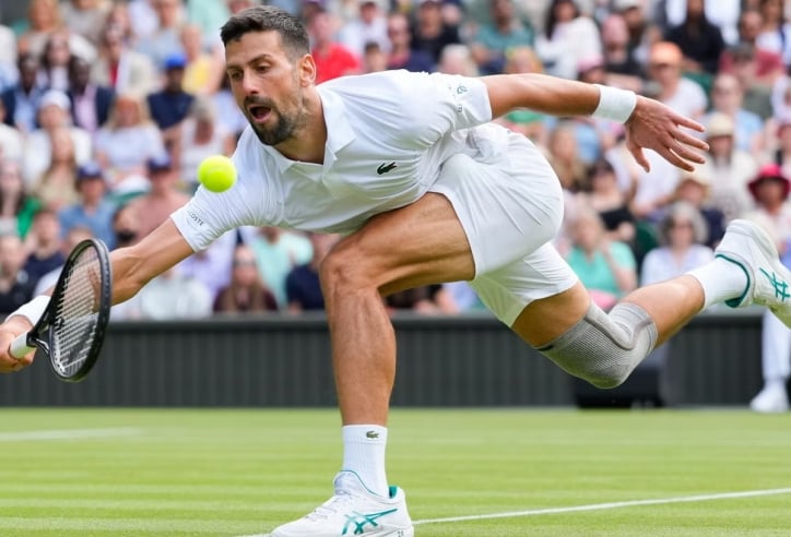 Wimbledon 2024: Djokovic thắng nhọc nhằn, 'Máy giao bóng' Ba Lan bỏ giải
